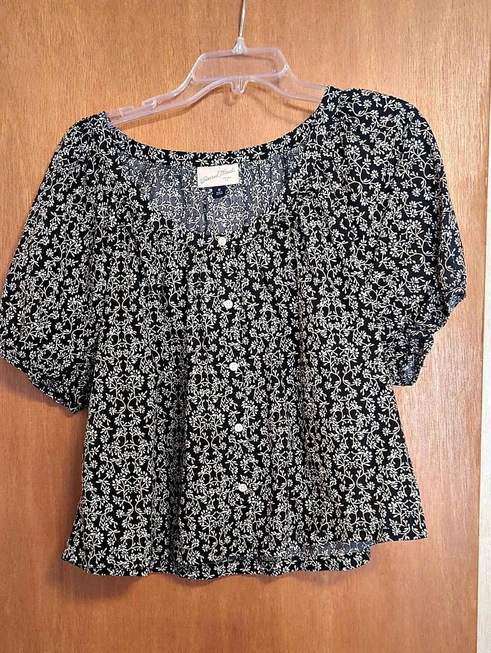 Universal Thread Women's Short Sleeve Button-Front Blouse Floral Black & White